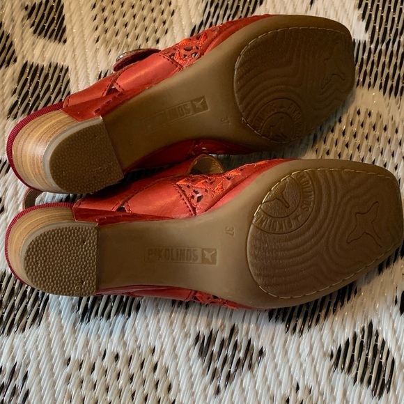 Pikolinos Red Flats with Perforated Design - Picture 10 of 11